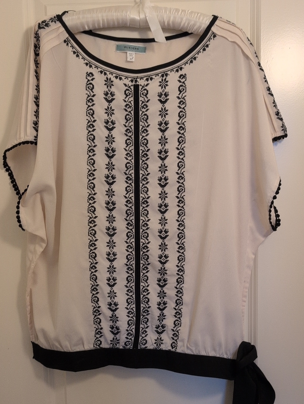 Pleione Cream Embroidered Dolman Sleeve Blouse with Side Tie Sash - Like New, XL